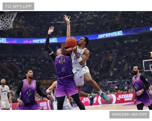 NBA季后赛对决白热化,东西部竞争愈发激烈