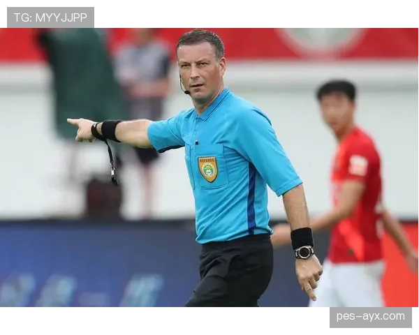 近距离手球判罚为何尺度更严格，裁判如何精准把握规则边界？