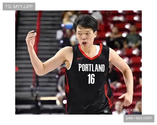 杨瀚森无球跑动拉开防守，比上赛季三分更高效