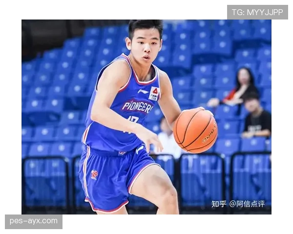 杨瀚森的日常：场上自律得像机器，场下钱包像开挂，隔着屏幕都觉得穷